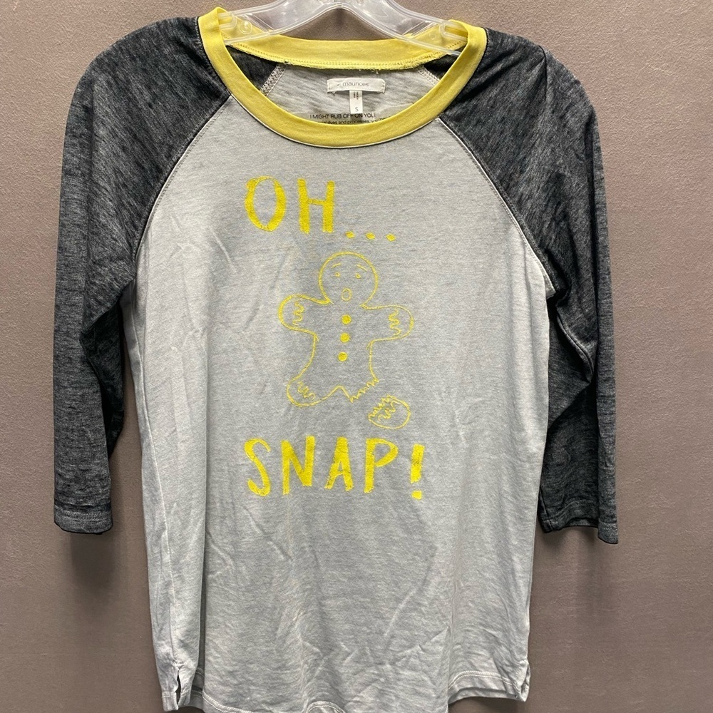 Maurice’s “Oh Snap!” 3/4 sleeve graphic T-shirt S Gingerbread Man